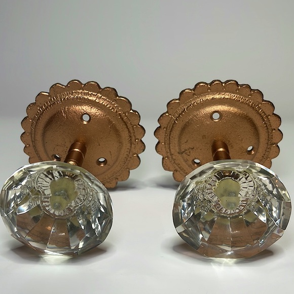 UO Antique Crystal & Brass Doorknob Curtain Tie-back Hooks (set of 2) - Picture 2 of 5